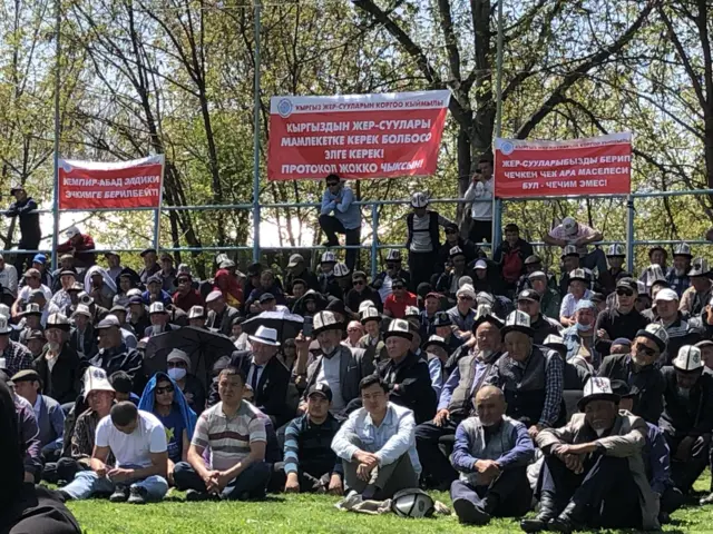 Куршабдагы жергиликтүү тургундардын мөөнөтсүз митинги