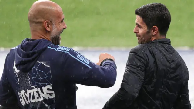 گواردیولا و آرتتا که زمانی هم تیمی و مربی بودند، اکنون در لیگ برتر رقیب هم هستند