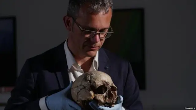 ਗੋਰੇ ਕਾਲੇ