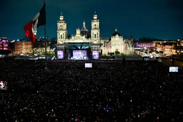 René Pérez "Residente" se presenta en un concierto multitudinario en el Zócalo, el 6 de septiembre de 2025, en la Ciudad de México.