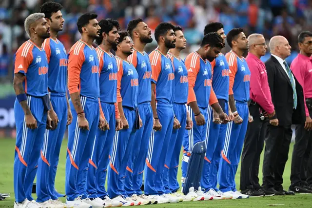 இந்தியா - பாகிஸ்தான் போட்டியில் இந்த போட்டி புதிய அத்யாயமாக பார்க்கப்படுகிறது.