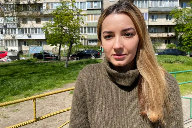 Жалпақ қыздар порно Сексуалды және еліктіргіш