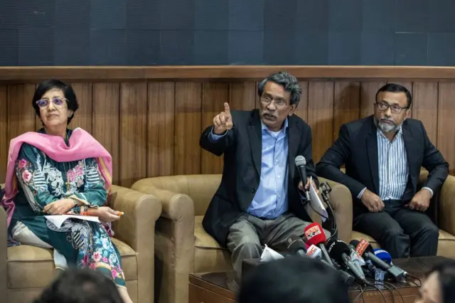 संविधान सुधार आयोग के सदस्य