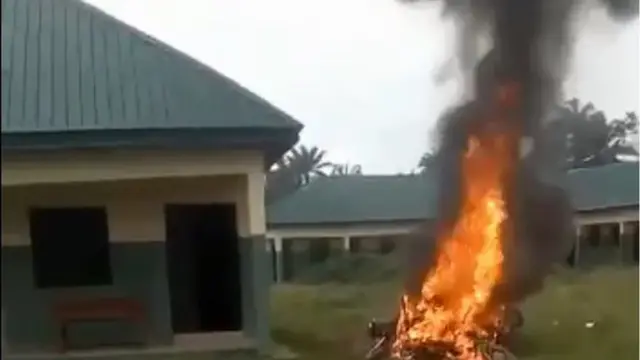 Gịnị ga-eme ụmụaka na-ele ule WAEC ndị oji egbe chụsara na Nkume, Njaba, Imo steeti?