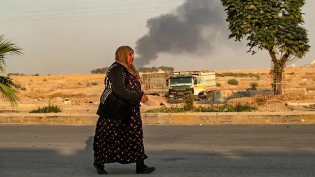 Bölgeden kaçan bir kadın