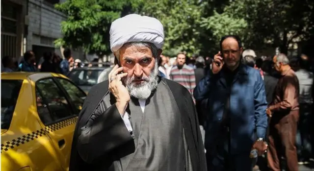 حسین طائب در خیابان