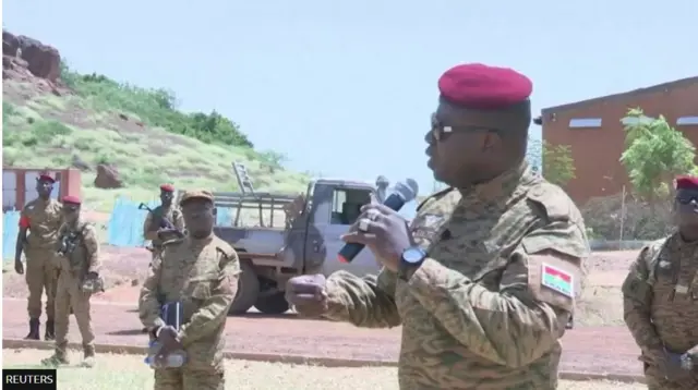 Leetanaal Koleeneel Daambiibaa