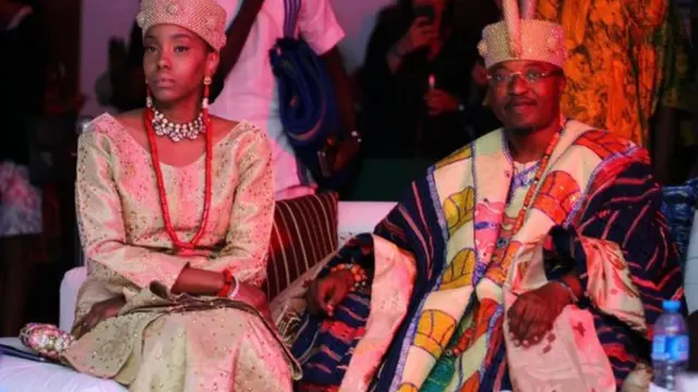 Eze obodo Iwo dị n' Osun Steeti na nwunye ya