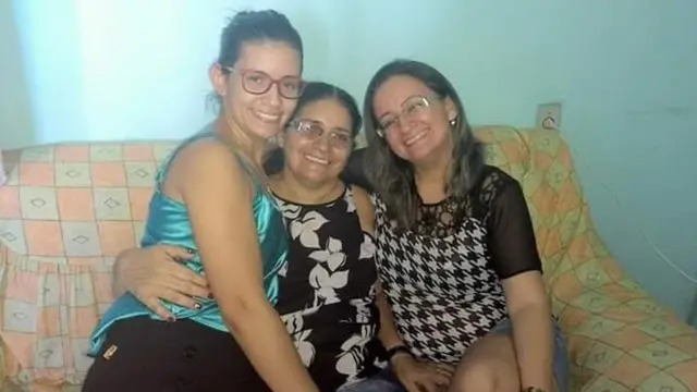 Francisca com duas filhas