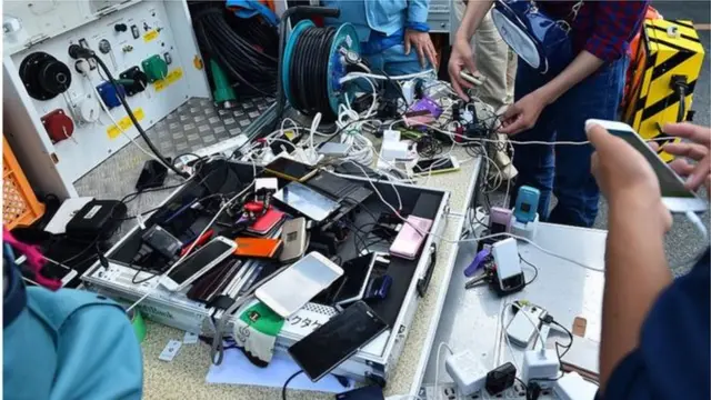 ఫోన్లు, బ్యాటరీలు, ఛార్జర్లు