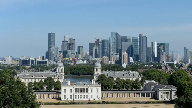Greenwich nổi tiếng nhất về lịch sử hàng hải và tên gọi "kinh tuyến Greenwich" (kinh tuyến gốc) và "giờ trung bình Greenwich".