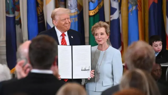 Donald Trump, Linda McMahon