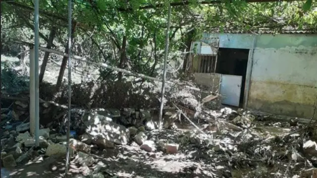 Aşağı Ağcakənd sakini Haldun Mustafayev: “sel qaz borularını, sayğacını sıradan çıxıb. Evdə qaz yoxdur”