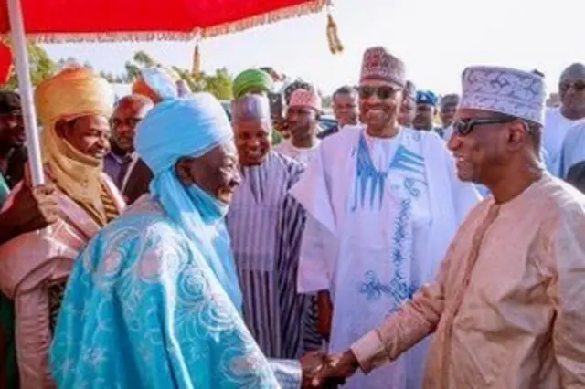 President Nuhammadu Buhari and Members of Daura community dey welcome Guinea President Alpha Conde