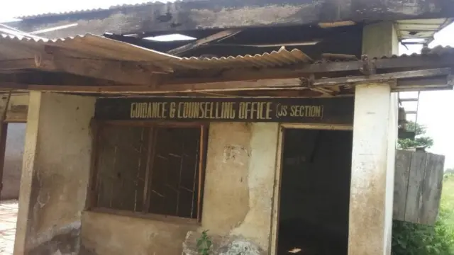 Àwọn òbí kan tilẹ̀ tún maa n ra ìwé ẹ̀rí fún ọmọ wọn.