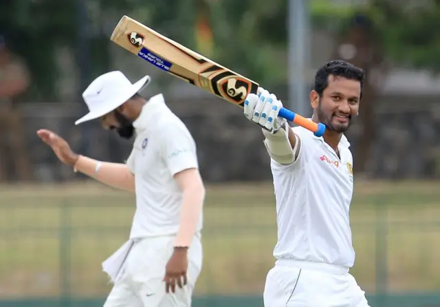 දිමුත් කරුණාරත්න ටෙස්ට් තරග 99 කදී ශතක 16ක් සහ අර්ධ ශතක 39ක් සමගින් ලකුණු 7,172ක් රැස් කර ඇත