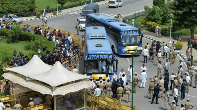 कर्नाटक का सियासी ड्रामा