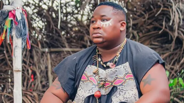 Okechukwu Pascal e ji Chiefpriest mara