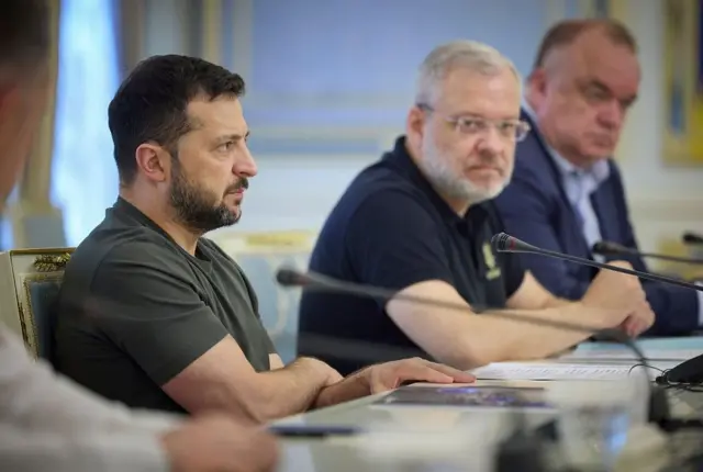 युक्रेनी राष्ट्रपतिले आफ्नो वेबसाइटमार्फत् दिएको भिडिओ सन्देशमा रुसलाई उत्तरदायी बनाउने बताएका छन् 