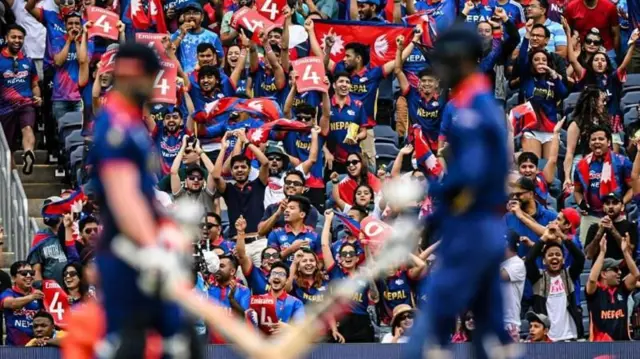 नेपाली क्रिकेट खेलाडी र समर्थक
