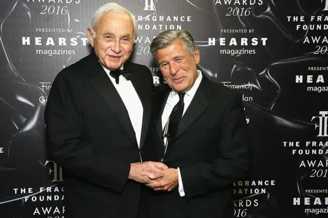 Sur cette photo de 2016, Leslie Wexner pose avec Ed Radzek, l'ancien directeur général de Victoria's Secret