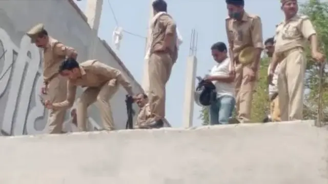 سریے سے لٹکی لاش