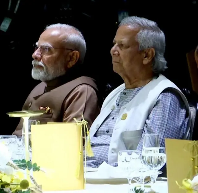 प्रधानमंत्री नरेंद्र मोदी और प्रोफ़ेसर यूनुस