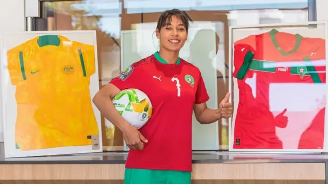 غزلان الشباک