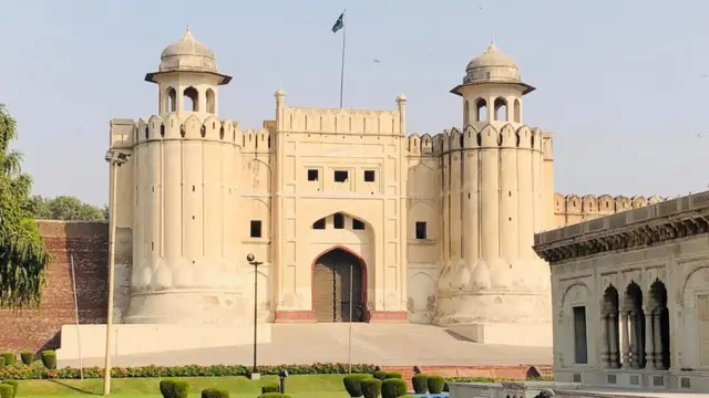 لاہور قلعہ