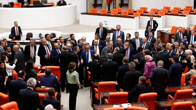 Anayasa değişiklik teklifi TBMM'de görüşülüyor