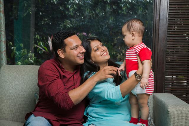 உலக பெற்றோர் தினம்: பெற்றோர் குழந்தைகளுக்கு அதீத செல்லம் கொடுப்பதால் என்ன ஆபத்து?