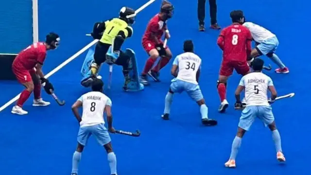 भारतीय हॉकी टीम का आक्रमण.