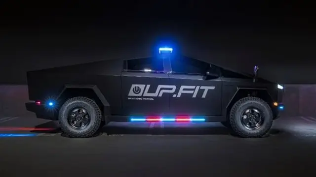 شرکت آنپلاگد پرفورمنس ماشین‌های تسلا را برای استفاده پلیس آماده می‌کند