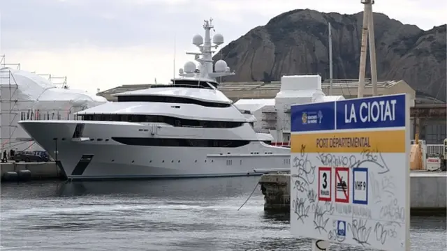 Голові "Роснефти" доведеться розлучитися зі "Справжнім коханням"