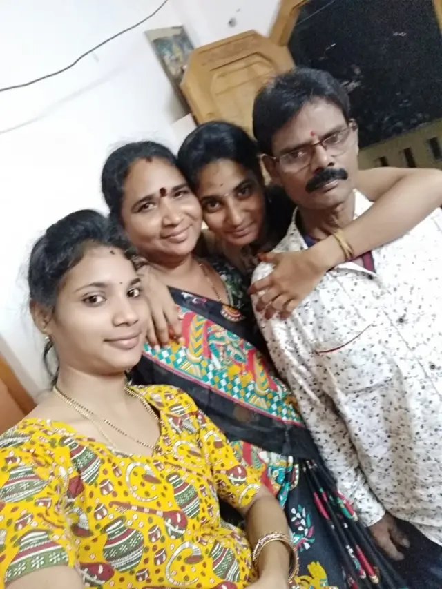 లేడీ బైక్ మెకానిక్