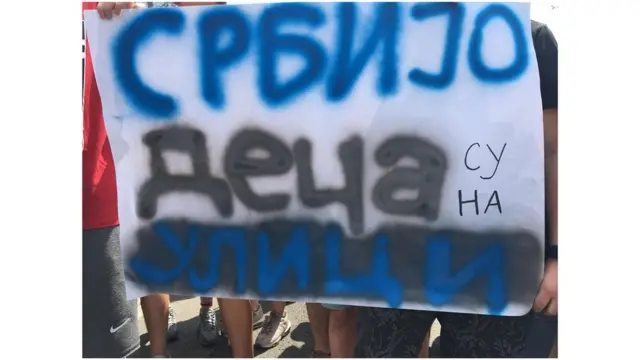 transparent s protesta