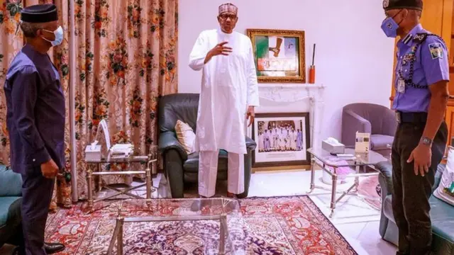 Aarẹ Muhammadu Buhari pẹlu igbakeji aarẹ, Yemi Osinbajo ati ọga ọlọpa agba pata ni Naijiria