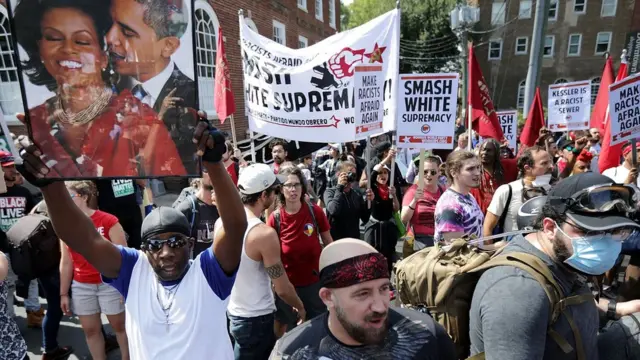 Los grupos opositores a la marcha.
