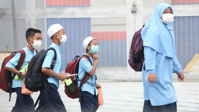 சிங்கப்பூரை முந்துகிறது மலேசியா? : 238 பேருக்கு கொரோனா பாதிப்பு