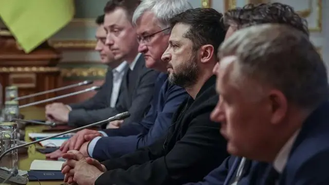 Президент Володимир Зеленський під час наради