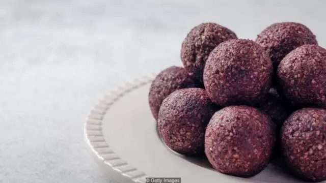 اغلب توپهای پروتئینی کالری زیادی دارند و ممکن است حاوی مقدار خیلی زیادی کربوهیدرات باشند