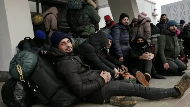 బెలారుస్ రాజధాని మిన్స్క్ వీధుల్లో కూడా పెద్ద ఎత్తున వలసదారులు డేరాలు వేసుకుని జీవిస్తున్నారు.