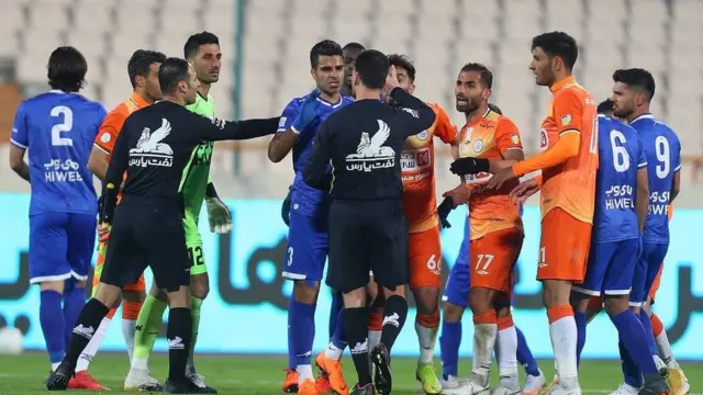 استقلال و سایپا داوری