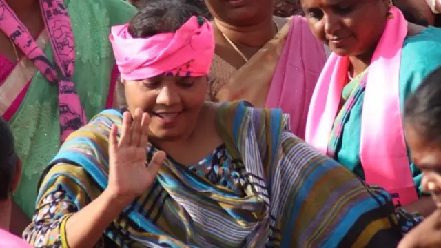 సభకు హాజరైన మహిళల ఉత్సాహం