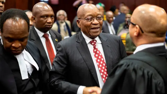 Le président Zuma à la sortie du tribunal de première instance de Durban, le 8 juin 2018.