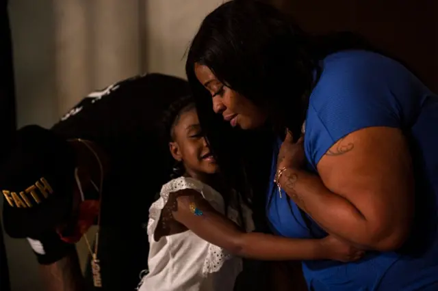 George Floyd'un 6 yaşındaki kızı Gianna Floyd ve annesi Roxie Washington