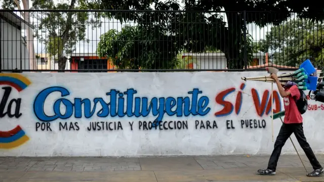 Mural en favor de la Constituyente