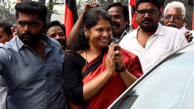 உங்கள் பொதுவாழ்வை கொச்சைப்படுத்தியவர்களை தண்டிப்பது யார்? கருணாநிதிக்கு ராசா கடிதம்