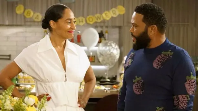 مشهد من فيلم Black-ish الذي حازت فيه تريسي على جائزة أفضل ممثلة كوميدية تلفزيونية عام 2017