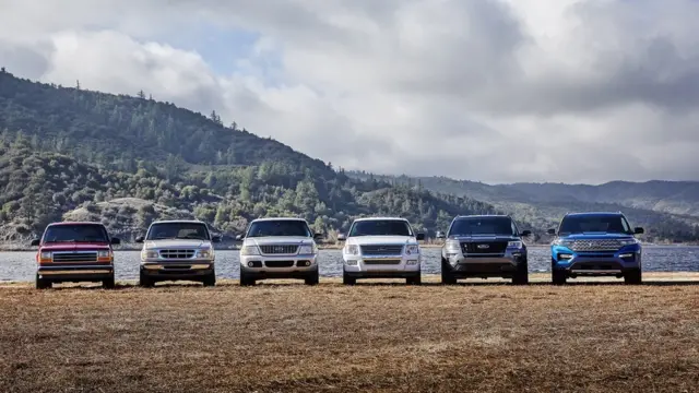 شش نسل اکسپلورر در کنار هم. فورد در سی سال گذشته حدود هشت میلیون دستگاه از این ماشین فروخته است